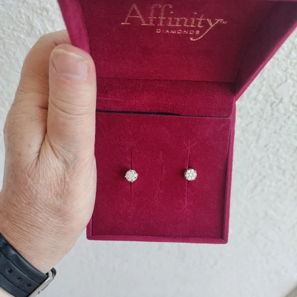 QVC Affinity 1/2 Ctw Diamond Stud Earrings -14k YG - Picture 7 of 11